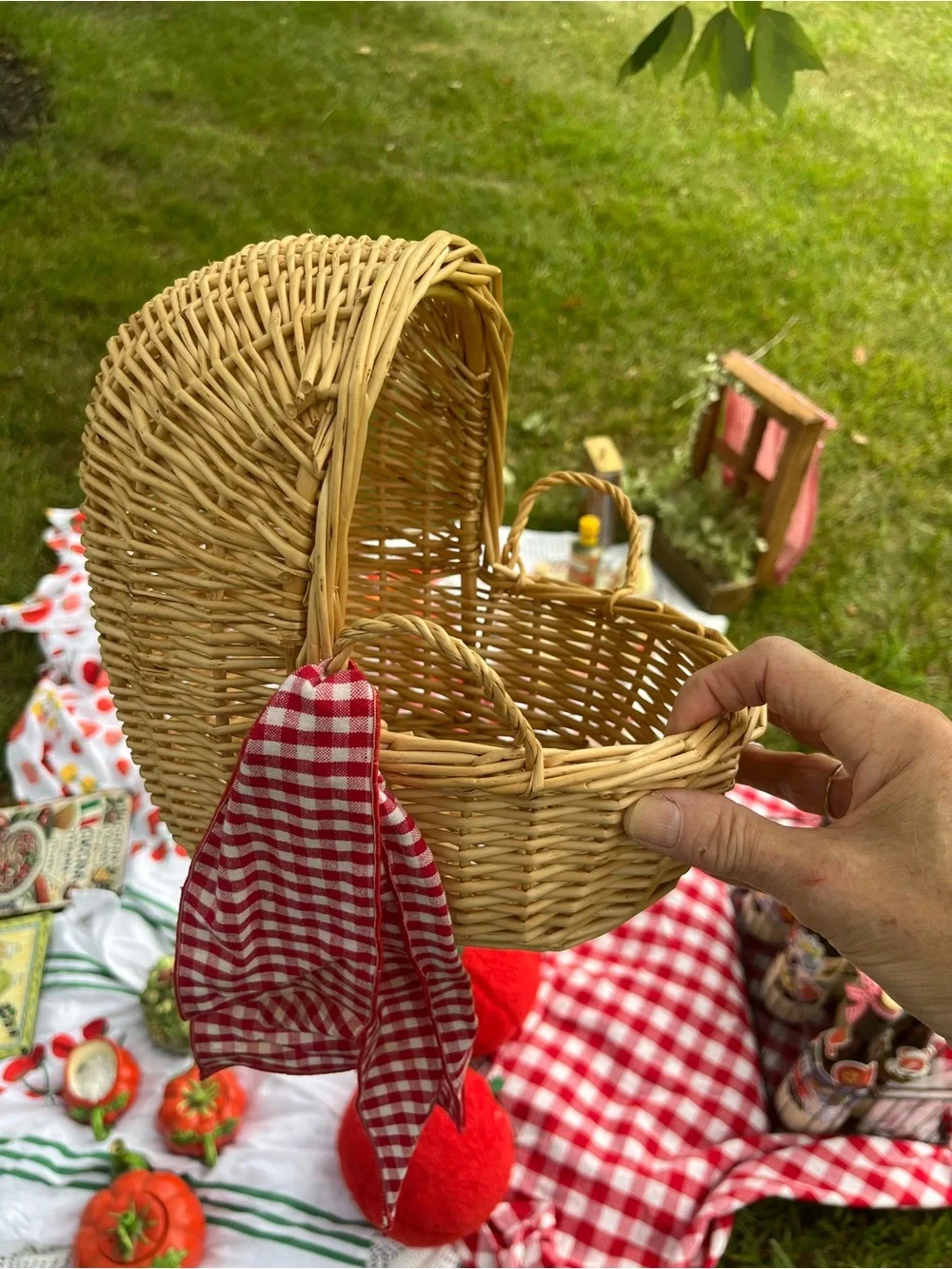 Ciao Baby themed shower decoration props